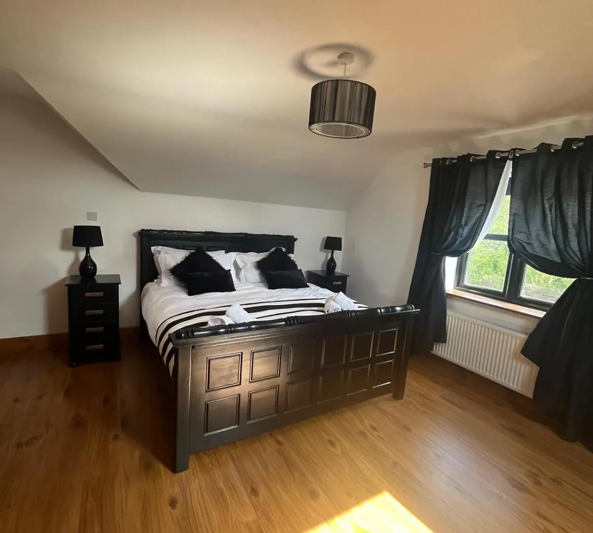Fabulous 4 Bedroom House, Gateway To Connemara 戈尔韦 0*,
