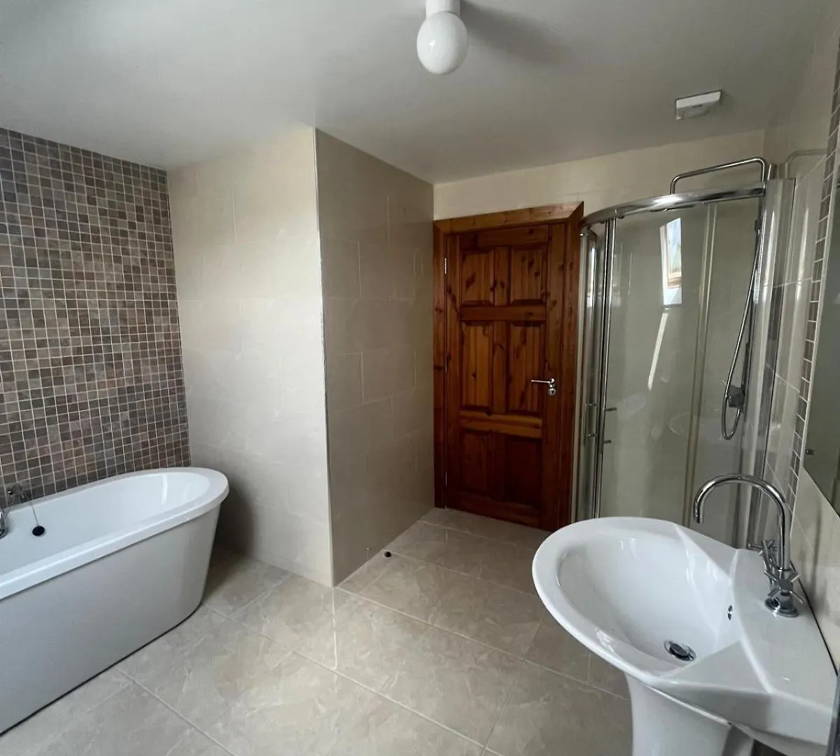 Fabulous 4 Bedroom House, Gateway To Connemara 戈尔韦 0*,
