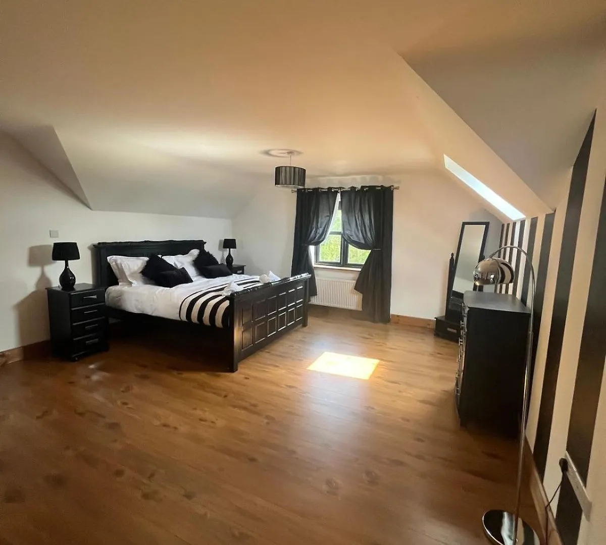 度假居 Fabulous 4 Bedroom House, Gateway To Connemara 戈尔韦